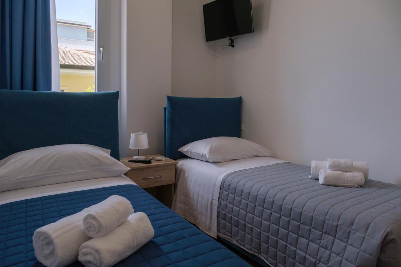 White Apartments & Spa Avola Exterior foto