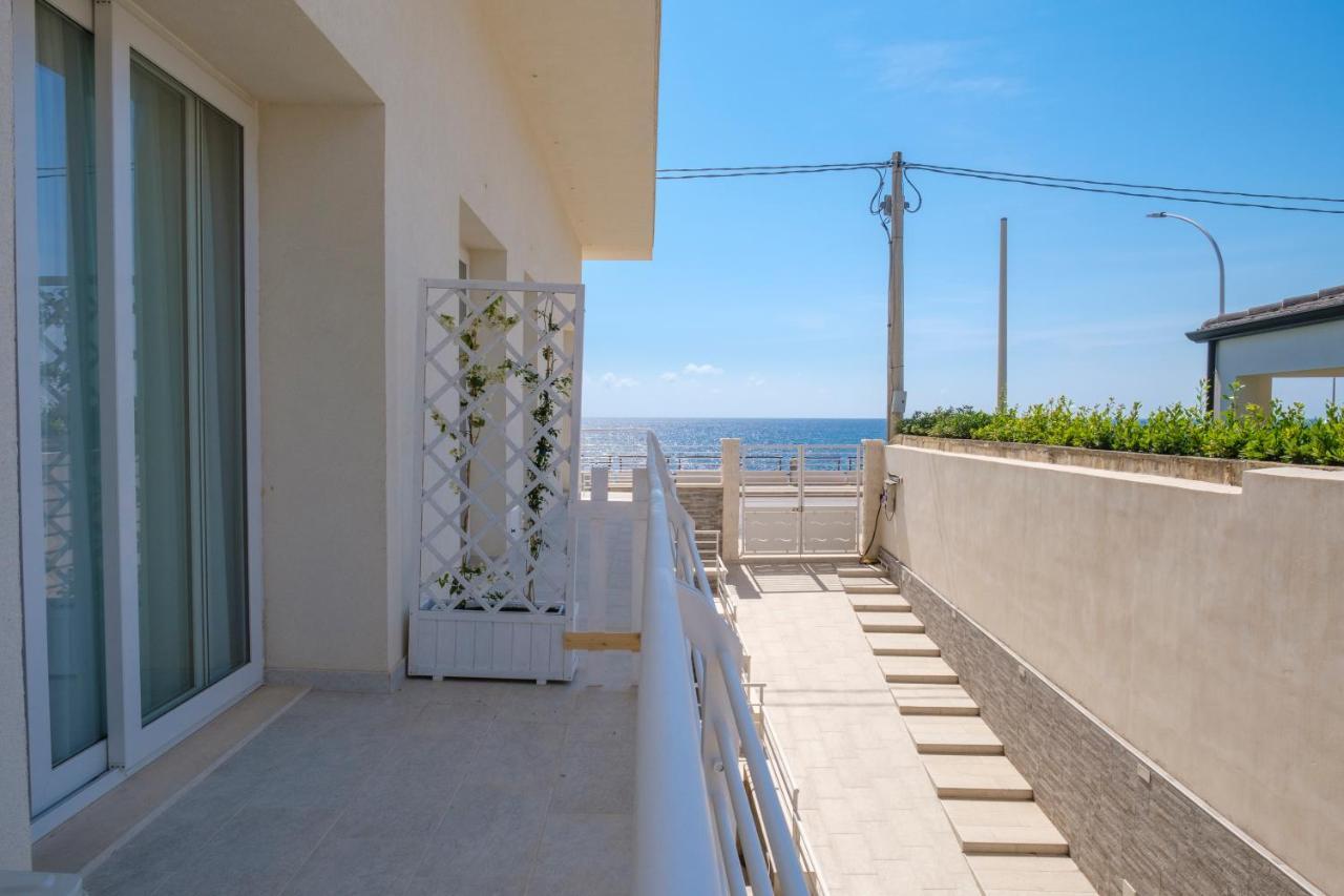 White Apartments & Spa Avola Exterior foto