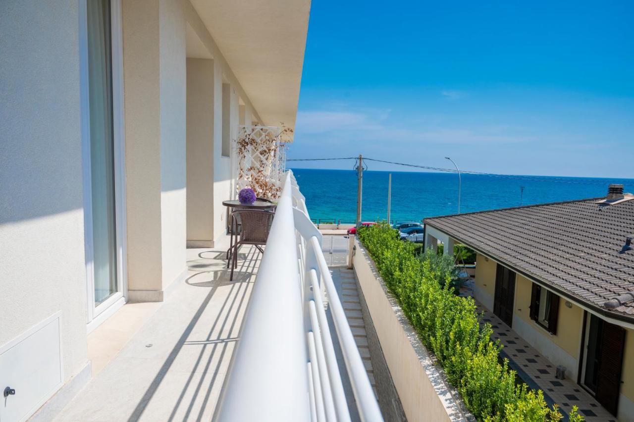 White Apartments & Spa Avola Exterior foto