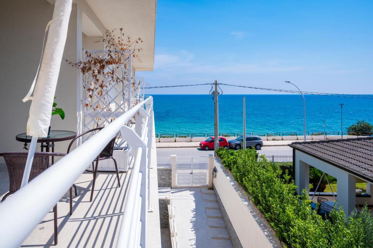 White Apartments & Spa Avola Exterior foto