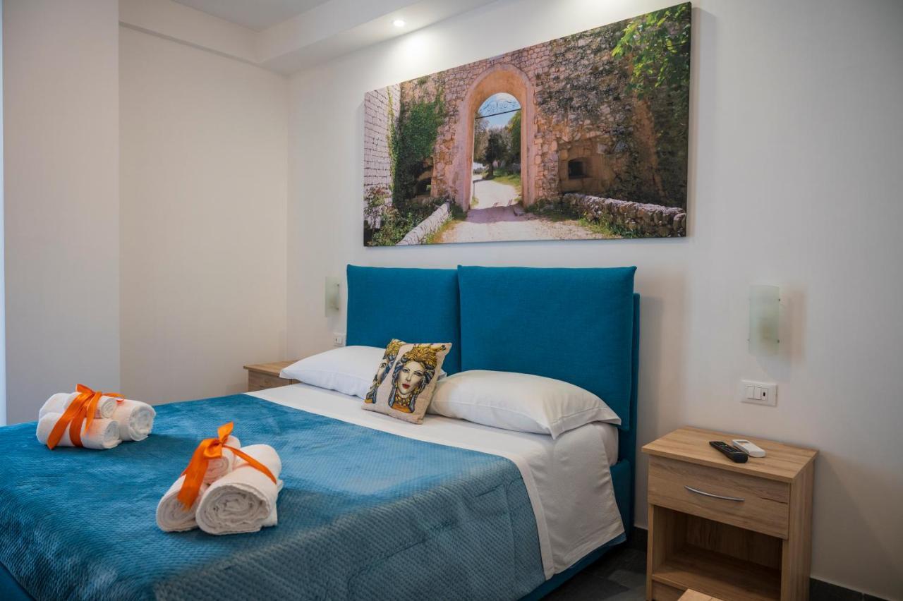 White Apartments & Spa Avola Exterior foto