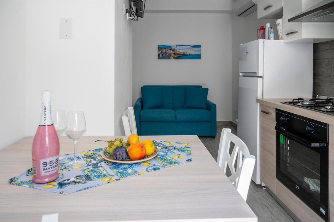 White Apartments & Spa Avola Exterior foto