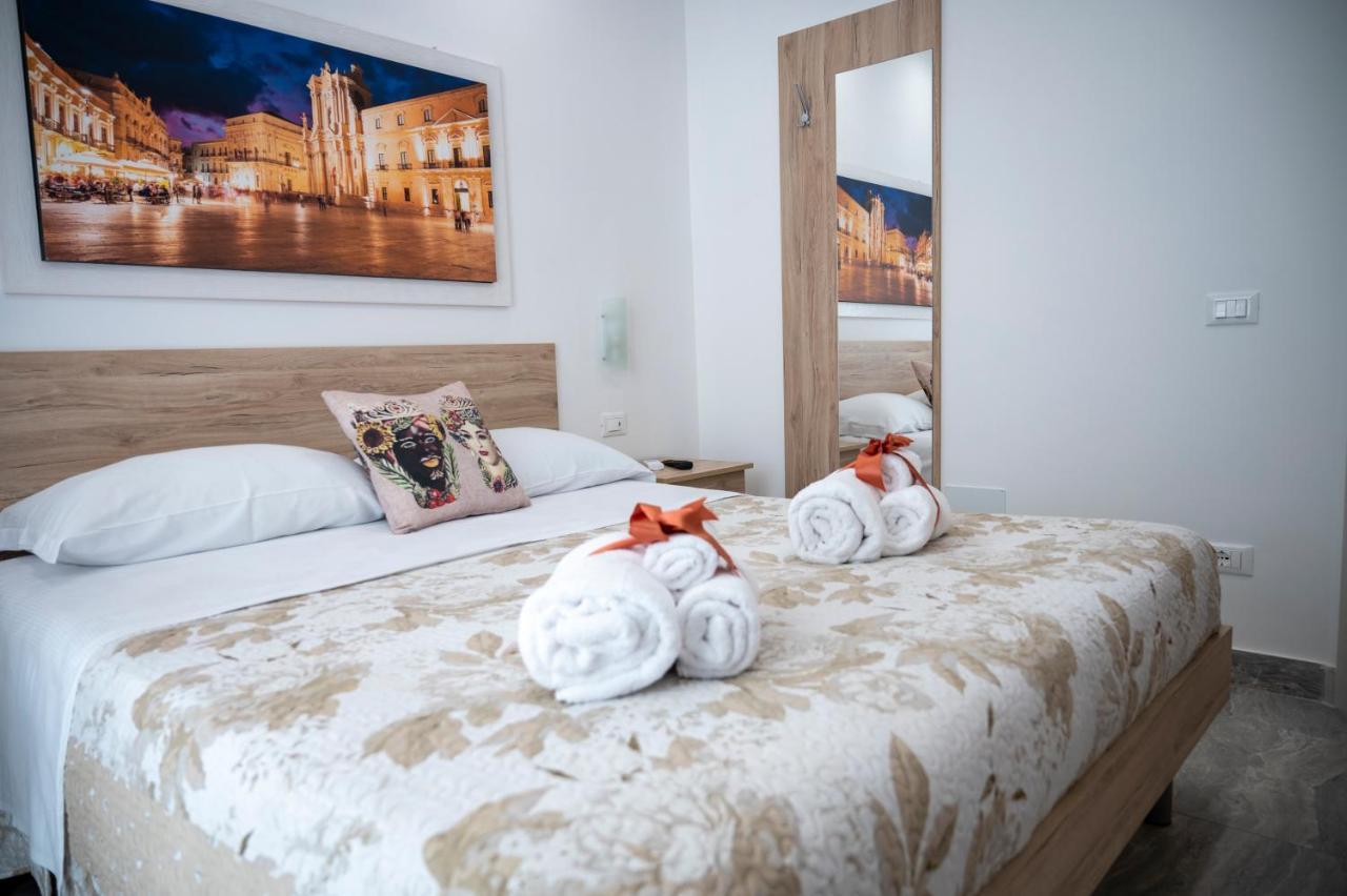 White Apartments & Spa Avola Exterior foto
